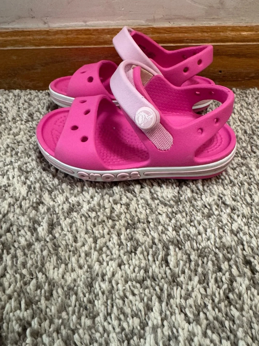 Infant Girls CROCS Pink Sandals Size 4 Summer Vacation Beach